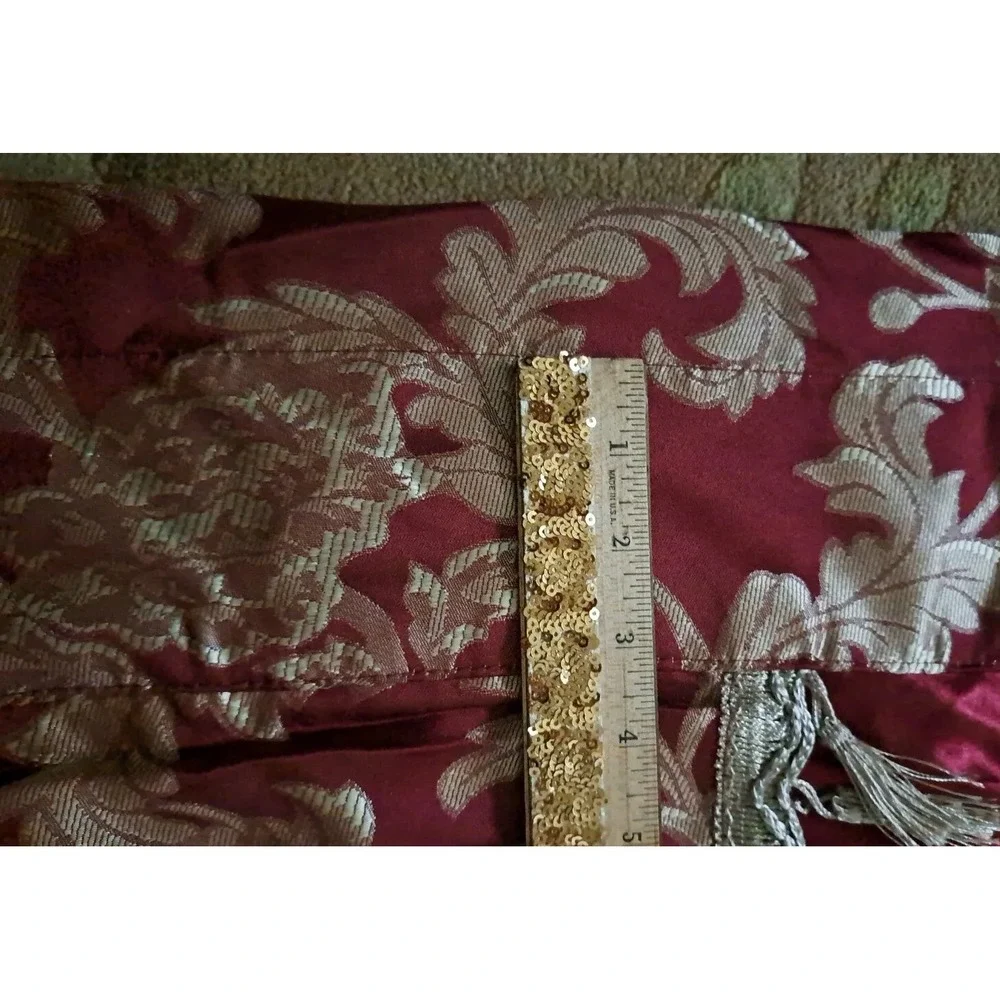 Jacquard Burgundy & Gold 84